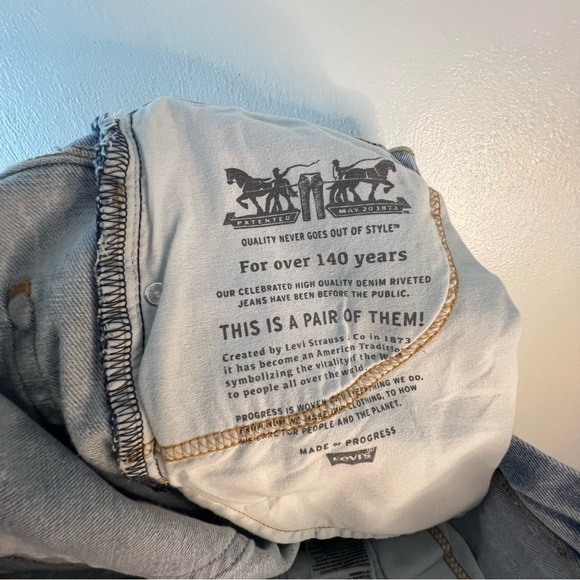 Levi Strauss & Co Slim Taper Fit with Light Stretch - Picture 4 of 10